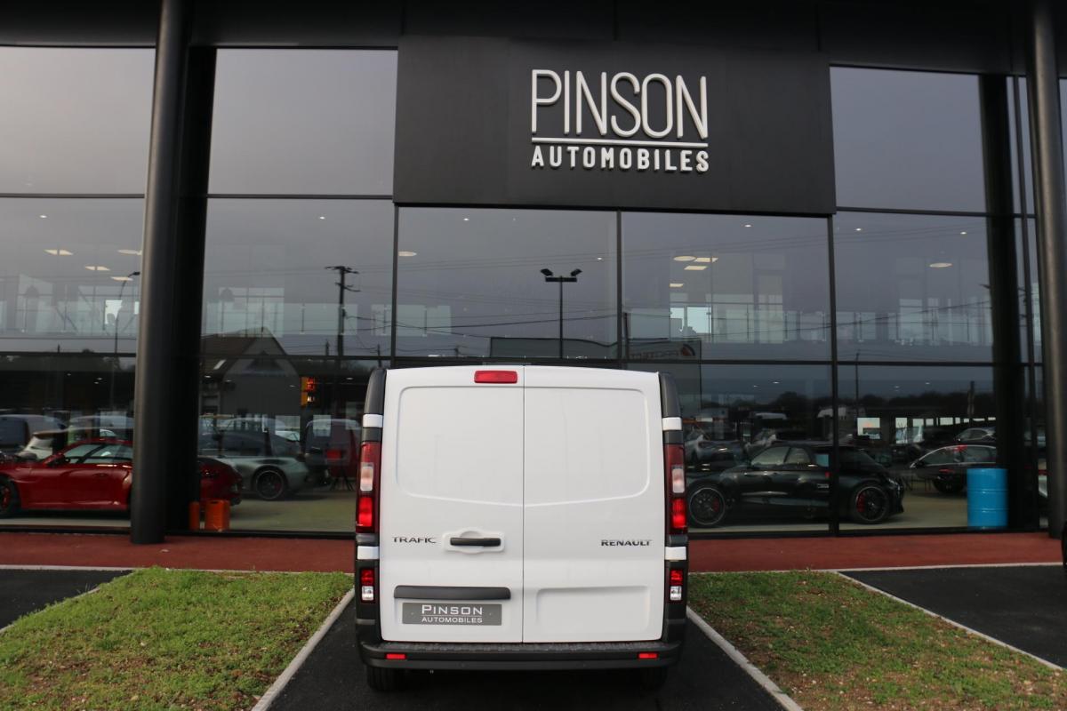 Renault Trafic - L2H1 3000 Kg 2.0 Blue dCi - 150 III FOURGON Grand Confort PHASE 3